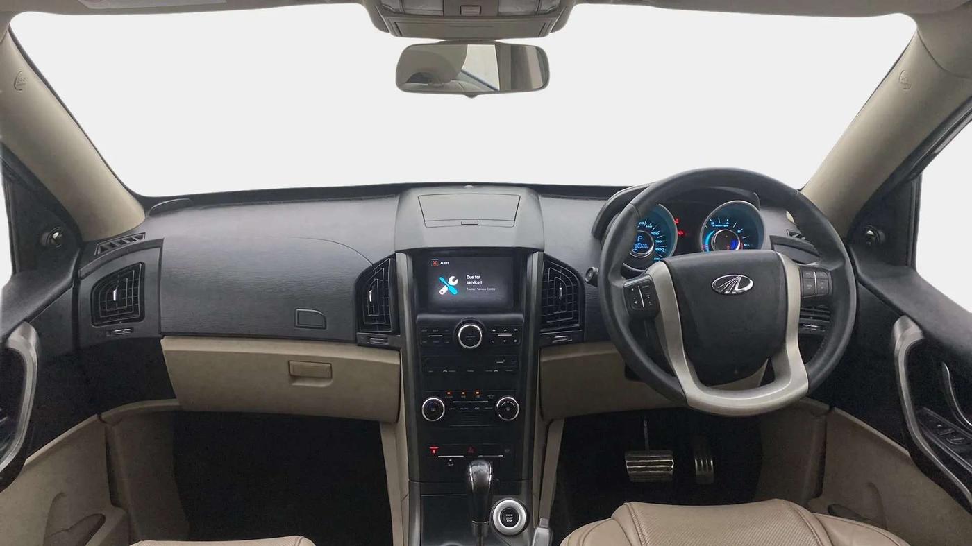 2017 Mahindra XUV500 W10 AT, Diesel, Automatic, 80,374 km, Dashboard
