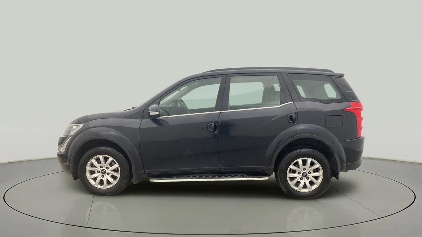 2017 Mahindra XUV500 W10 AT, Diesel, Automatic, 80,374 km, Left Side