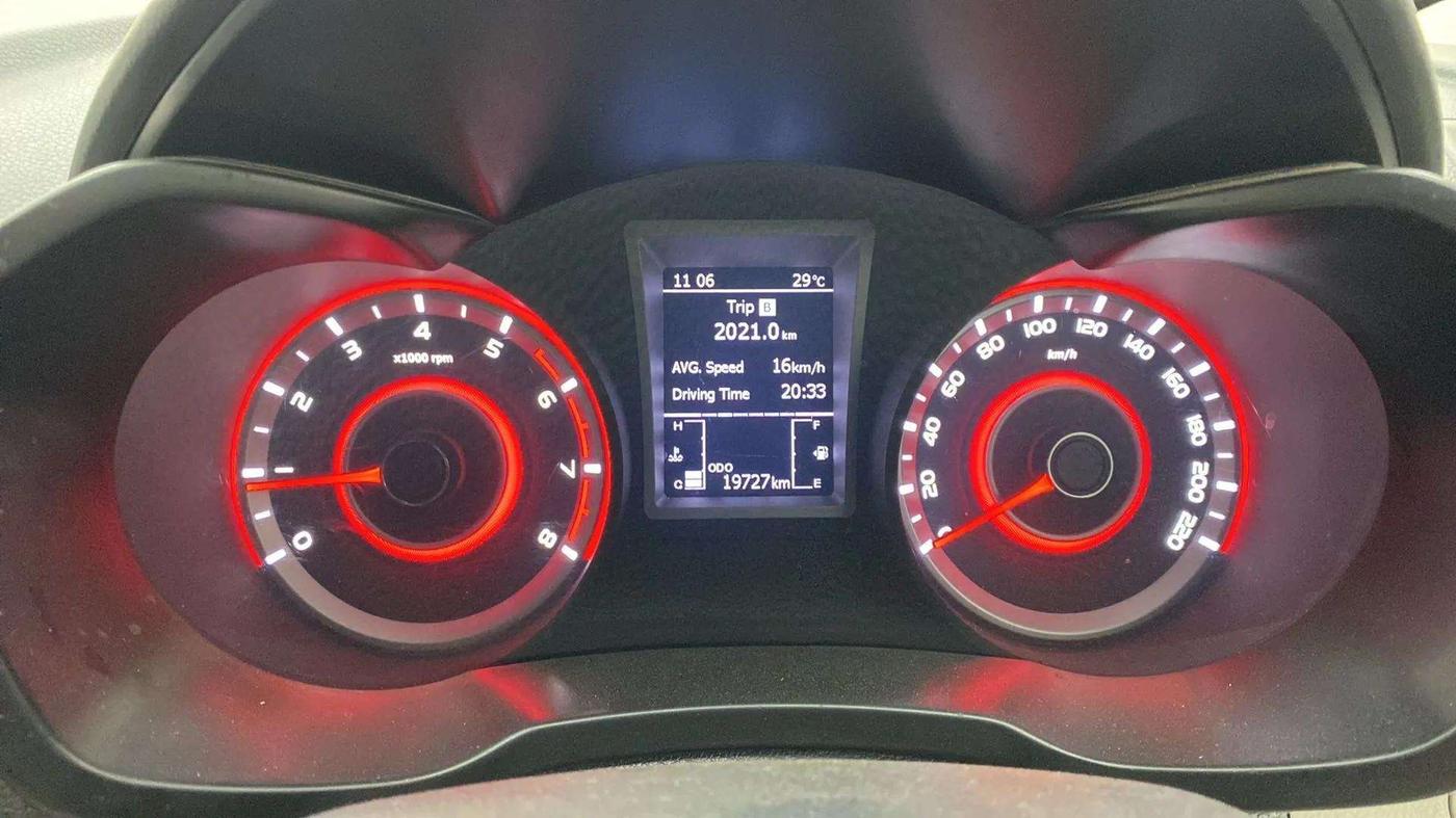 2021 Mahindra XUV300 W8 1.2 PETROL, Petrol, Manual, 19,725 km, Odometer Image