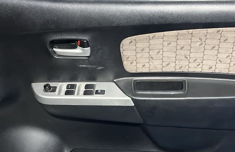 2013 Maruti Wagon R 1.0 VXI, Petrol, Manual, 59,735 km, Driver Side Door Panels Control