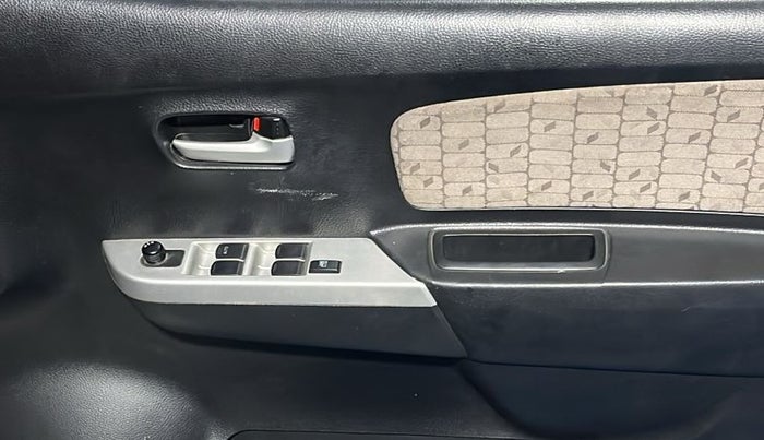 2013 Maruti Wagon R 1.0 VXI, Petrol, Manual, 59,735 km, Driver Side Door Panels Control
