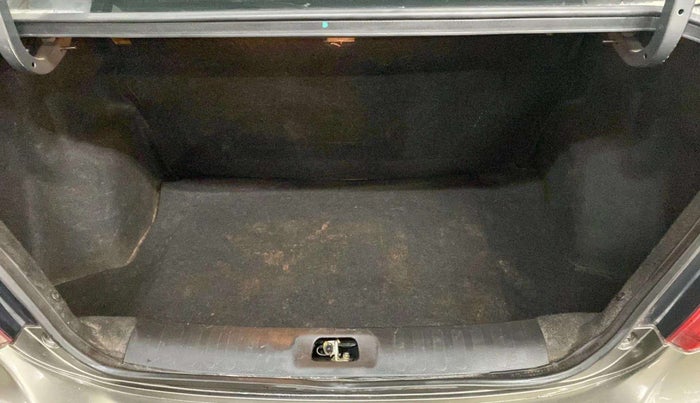 2015 Maruti Swift Dzire VXI, Petrol, Manual, 43,609 km, Boot Inside