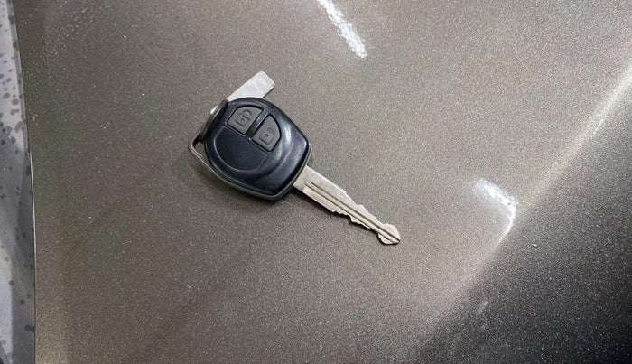 2015 Maruti Swift Dzire VXI, Petrol, Manual, 43,609 km, Key Close Up