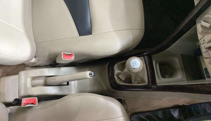 2015 Maruti Swift Dzire VXI, Petrol, Manual, 43,609 km, Gear Lever
