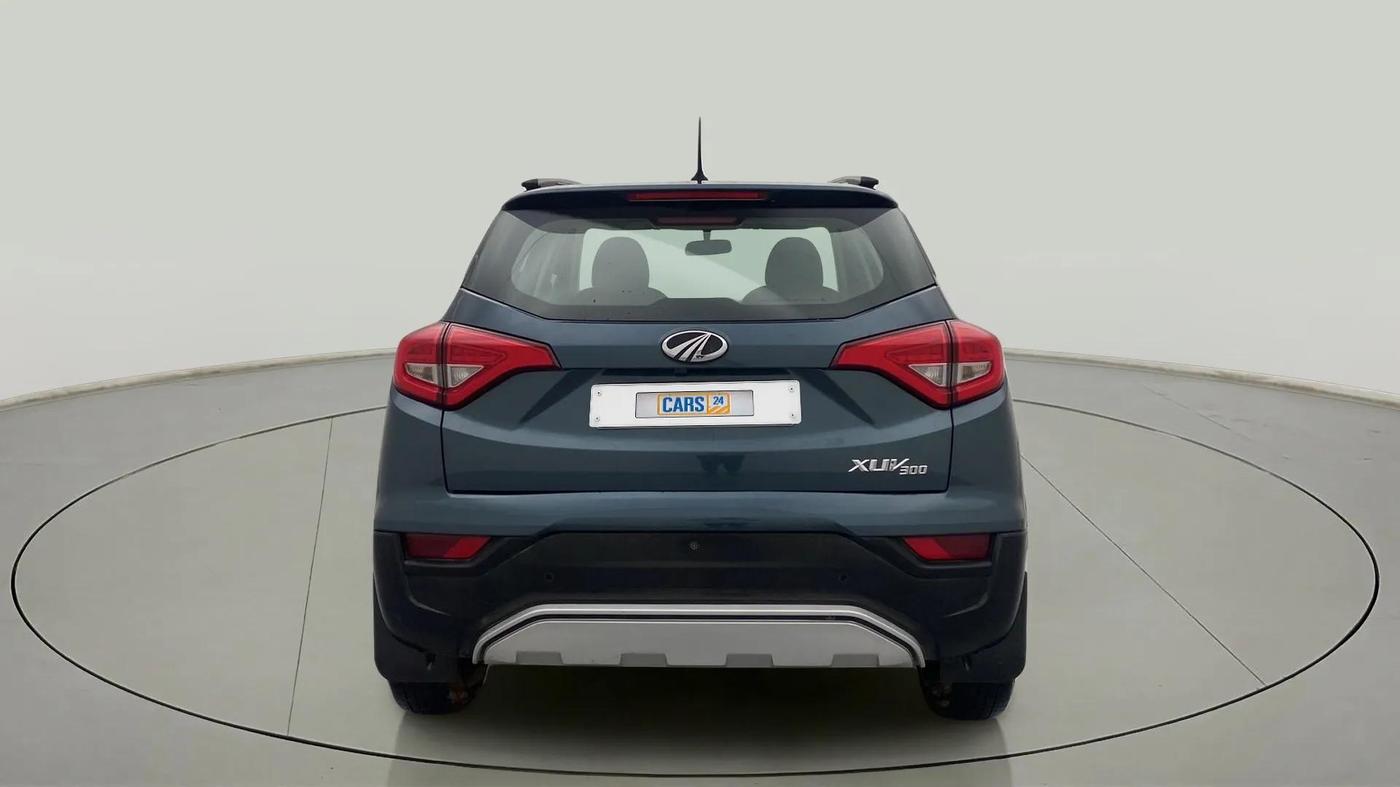 2022 Mahindra XUV300 W6 1.2 PETROL, Petrol, Manual, 40,482 km, Back/Rear