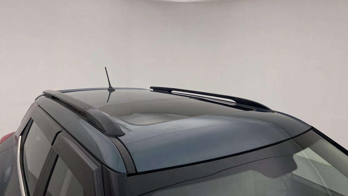 2022 Mahindra XUV300 W6 1.2 PETROL, Petrol, Manual, 40,482 km, Roof