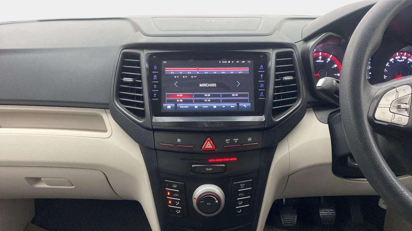 2022 Mahindra XUV300 W6 1.2 PETROL, Petrol, Manual, 40,482 km, Air Conditioner