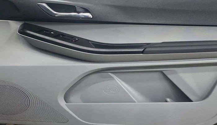 2021 Tata Tiago XZ PLUS PETROL, Petrol, Manual, 15,888 km, Driver Side Door Panels Control