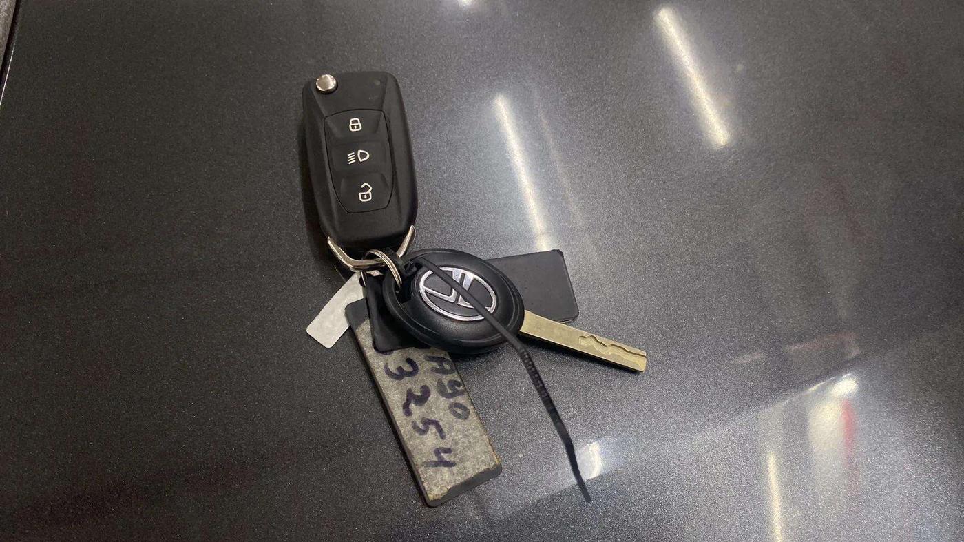 2021 Tata Tiago XZ PLUS PETROL, Petrol, Manual, 15,888 km, Key Close Up