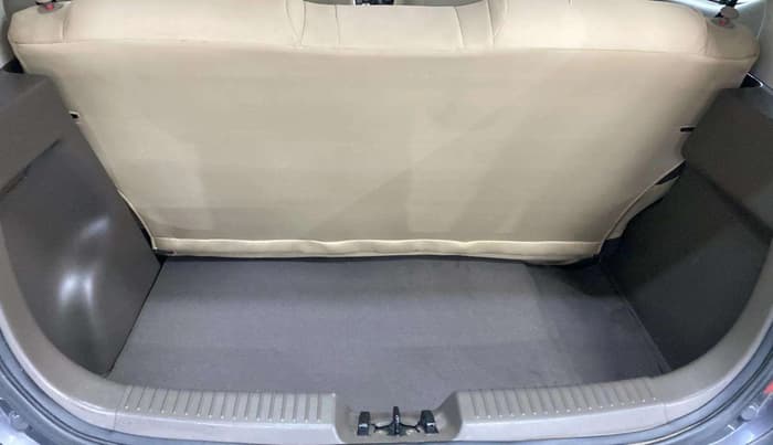 2014 Hyundai i10 MAGNA 1.1, Petrol, Manual, 5,120 km, Boot Inside