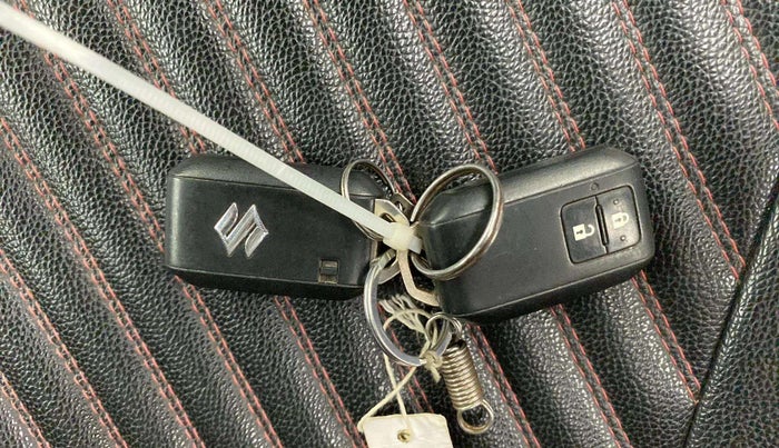 2018 Maruti Swift ZXI PLUS, Petrol, Manual, 37,041 km, Key Close Up