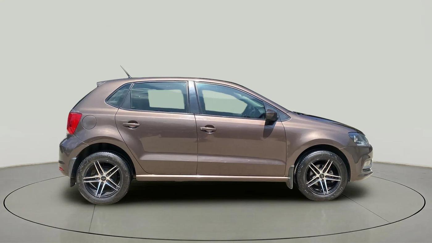 2016 Volkswagen Polo COMFORTLINE 1.2L, Petrol, Manual, 95,523 km, Right Side