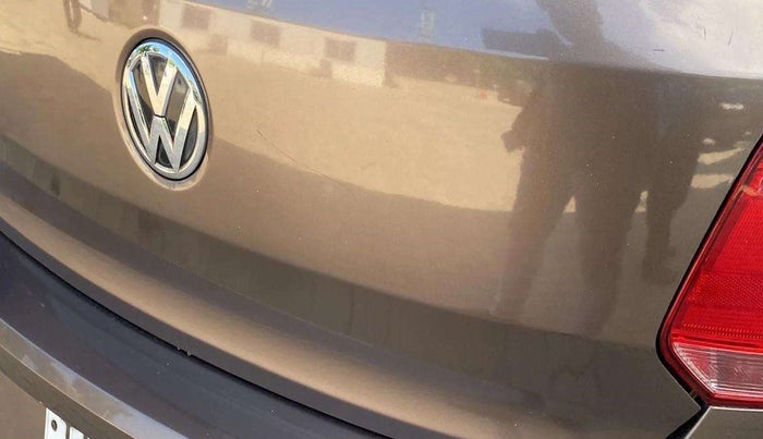 2016 Volkswagen Polo COMFORTLINE 1.2L, Petrol, Manual, 95,523 km, Dicky (Boot door) - Minor scratches