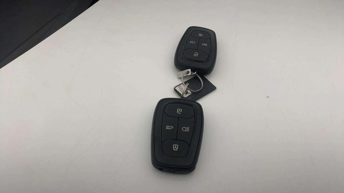 2023 Tata NEXON CREATIVE+ AMT 1.2 PETROL, Petrol, Automatic, 10,994 km, Key Close Up