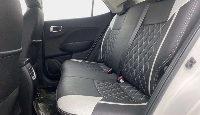 2019 Hyundai VENUE SX PLUS 1.0 TURBO DCT, Petrol, Automatic, 28,952 km, Right Side Rear Door Cabin