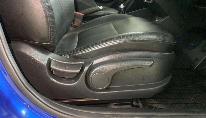 2015 Hyundai Elite i20 SPORTZ 1.2, Petrol, Manual, 54,523 km, Driver Side Adjustment Panel