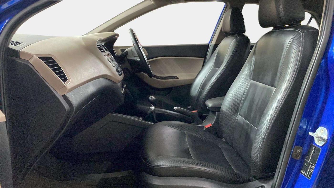2015 Hyundai Elite i20 SPORTZ 1.2, Petrol, Manual, 54,523 km, Right Side Front Door Cabin