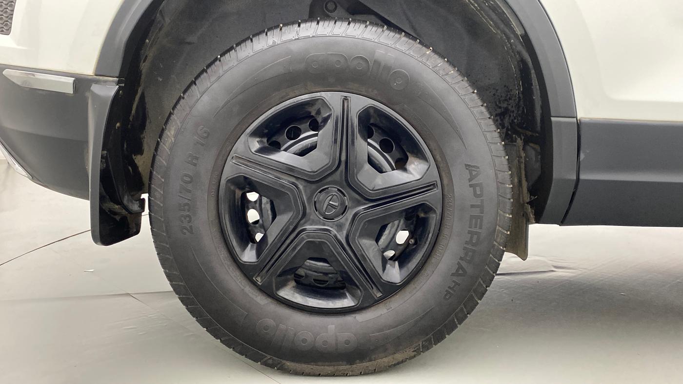 2021 Tata Harrier XE 2.0L Kryotec, Diesel, Manual, 28,447 km, Right Rear Wheel