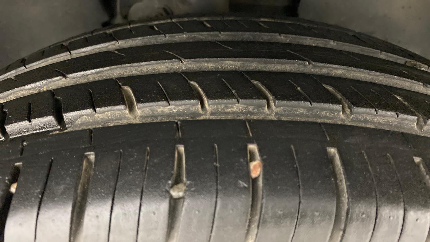 2021 Tata Harrier XE 2.0L Kryotec, Diesel, Manual, 28,447 km, Right Front Tyre Tread