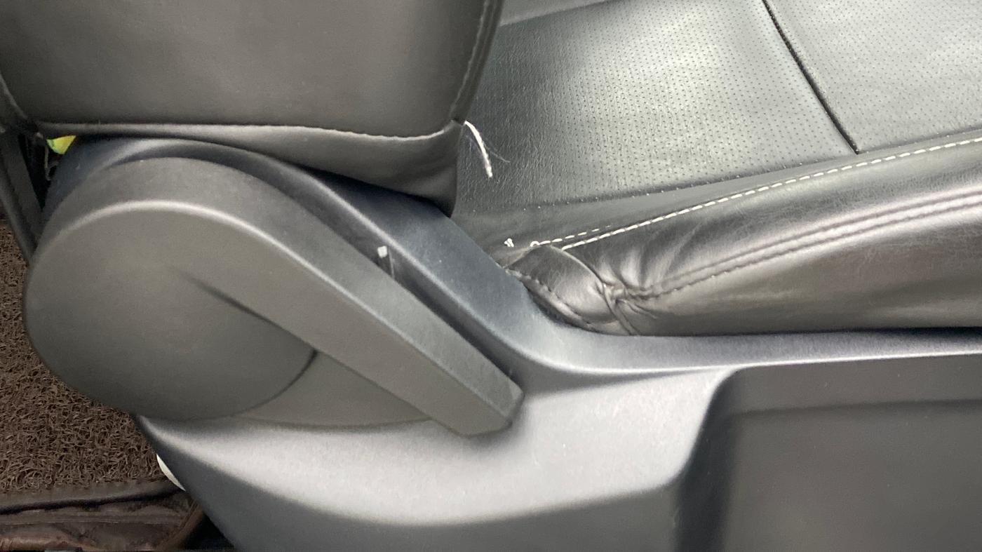 2021 Tata Harrier XE 2.0L Kryotec, Diesel, Manual, 28,447 km, Driver Side Adjustment Panel