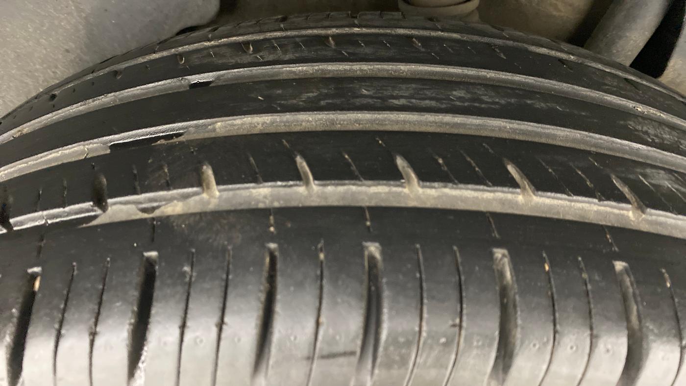 2021 Tata Harrier XE 2.0L Kryotec, Diesel, Manual, 28,447 km, Right Rear Tyre Tread