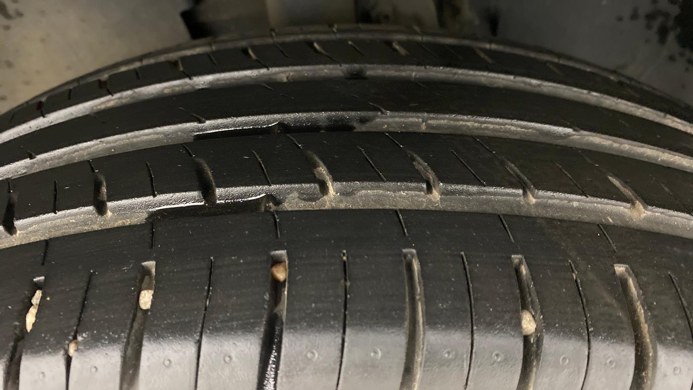 2021 Tata Harrier XE 2.0L Kryotec, Diesel, Manual, 28,447 km, Left Front Tyre Tread