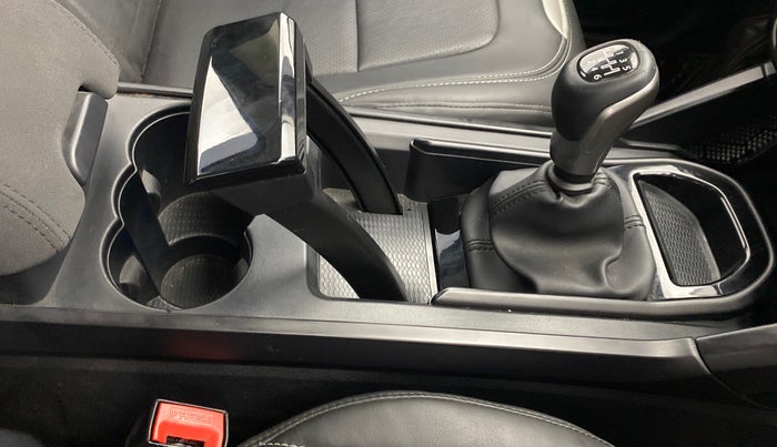 2021 Tata Harrier XE 2.0L Kryotec, Diesel, Manual, 28,447 km, Gear Lever