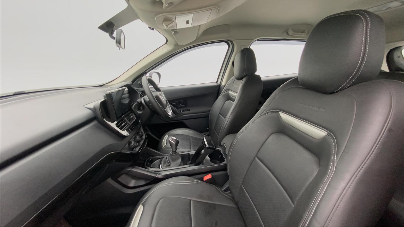 2021 Tata Harrier XE 2.0L Kryotec, Diesel, Manual, 28,447 km, Right Side Front Door Cabin
