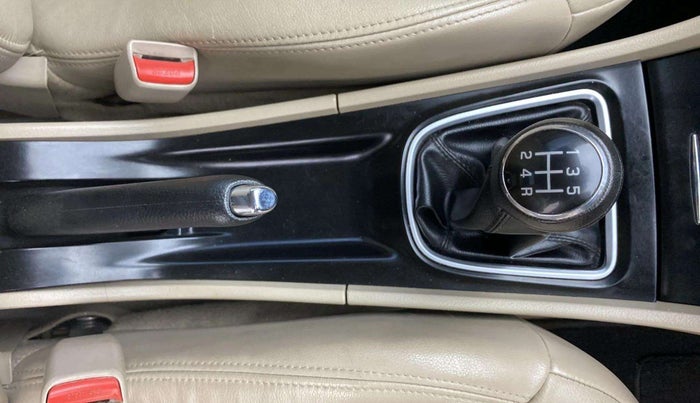 2018 Maruti Ciaz ALPHA 1.5 SHVS PETROL, Petrol, Manual, 64,207 km, Gear Lever