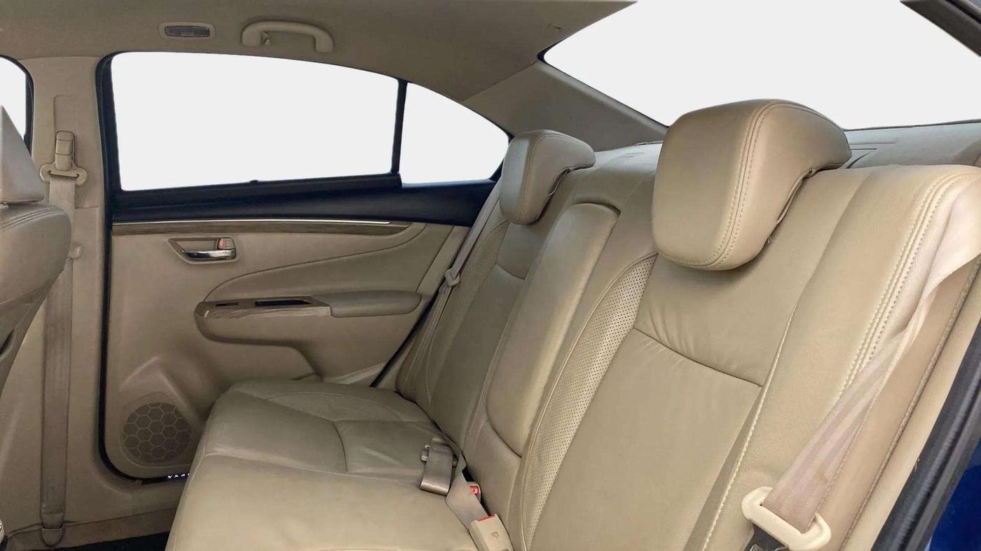 2018 Maruti Ciaz ALPHA 1.5 SHVS PETROL, Petrol, Manual, 64,207 km, Right Side Rear Door Cabin