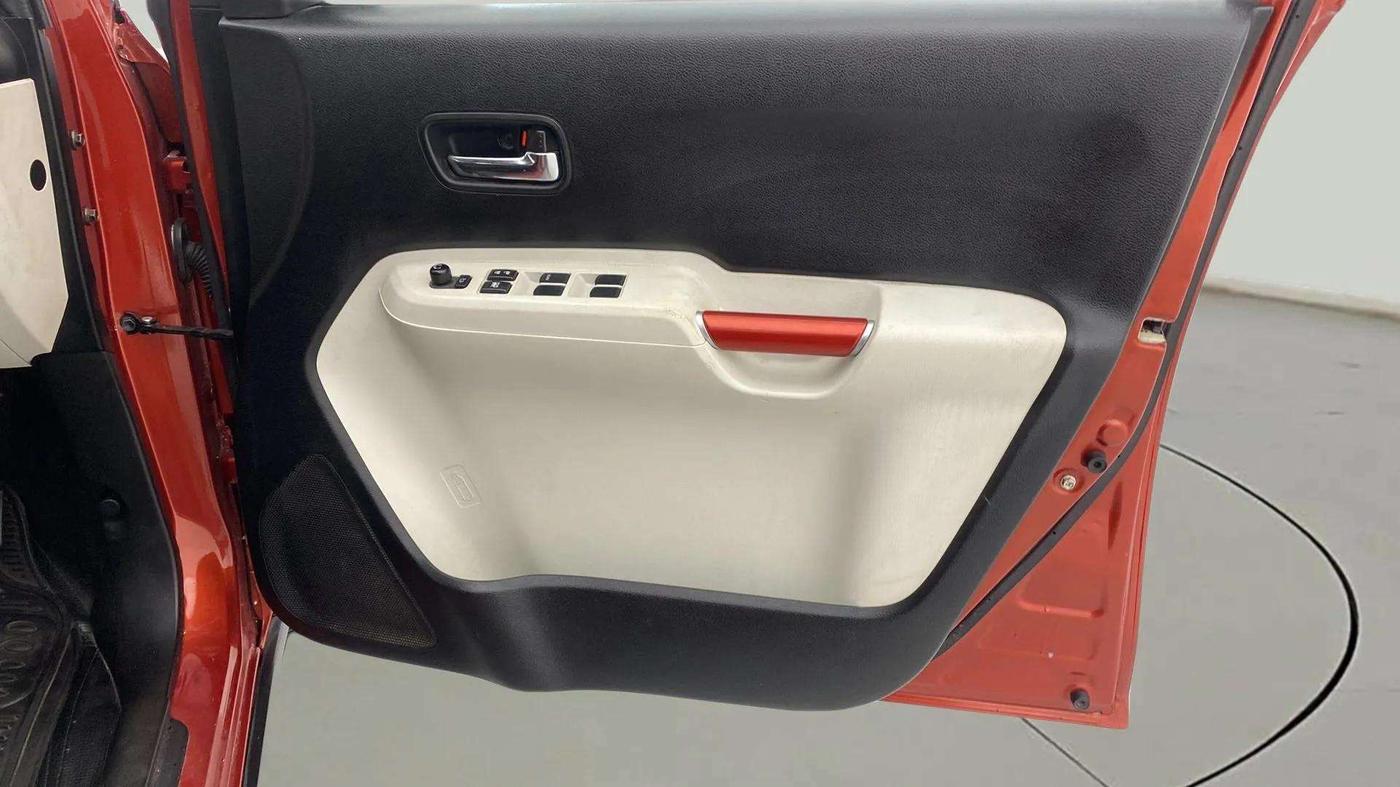 2018 Maruti IGNIS ALPHA 1.2, Petrol, Manual, 56,313 km, Driver Side Door Panels Control