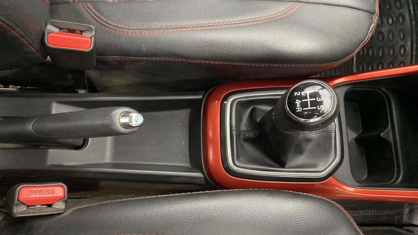 2018 Maruti IGNIS ALPHA 1.2, Petrol, Manual, 56,313 km, Gear Lever