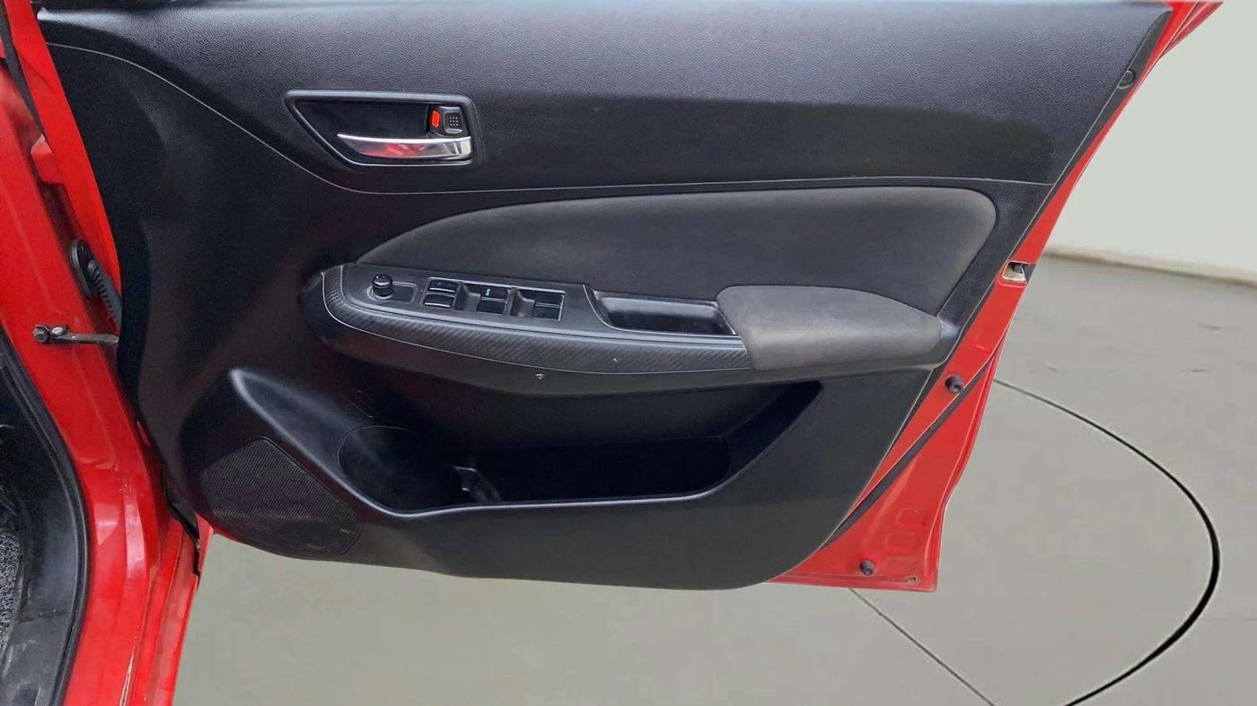 2018 Maruti Swift VXI, Petrol, Manual, 66,466 km, Driver Side Door Panels Control