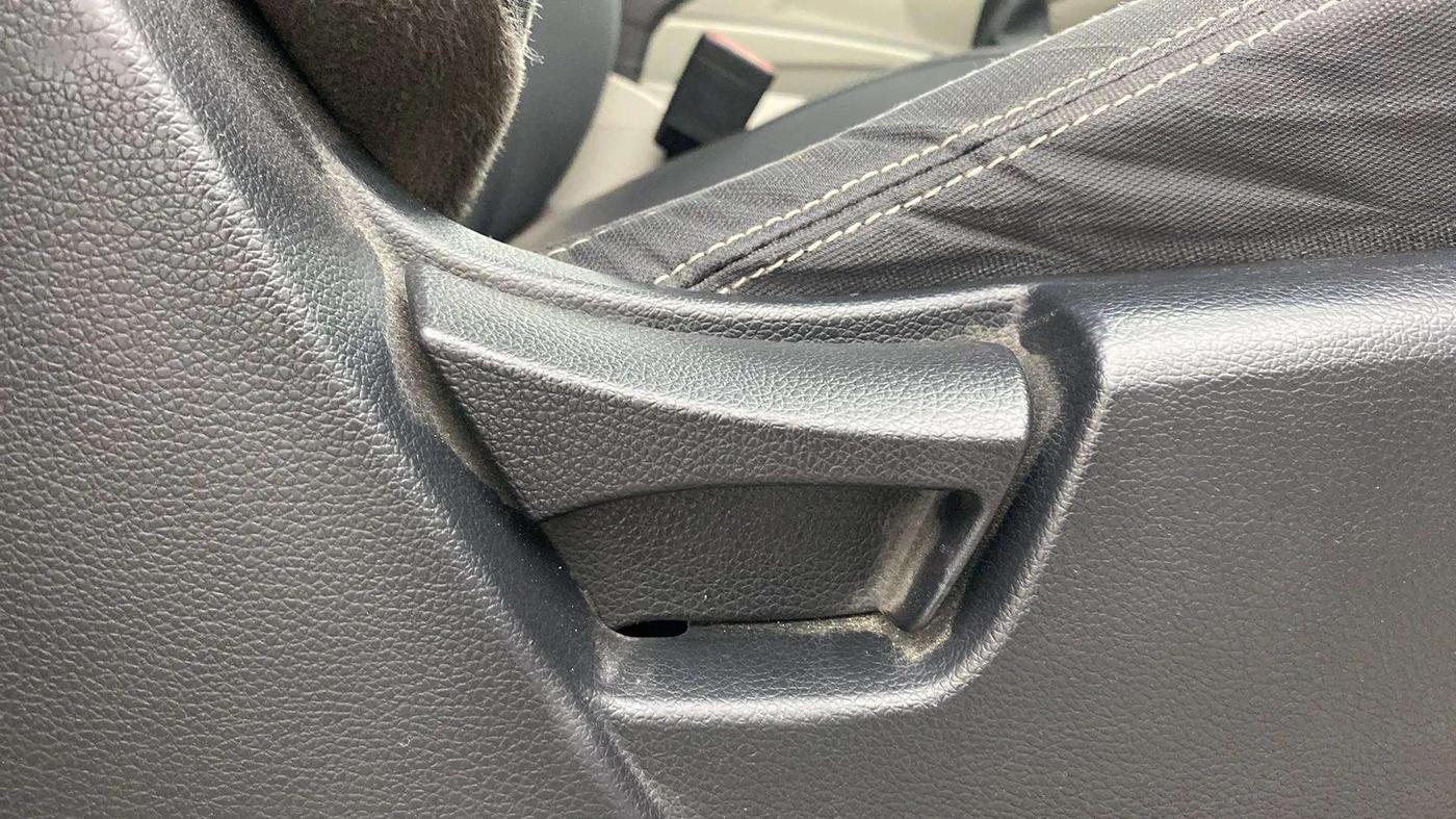 2020 Mahindra XUV300 W6 1.2 PETROL, Petrol, Manual, 82,299 km, Driver Side Adjustment Panel