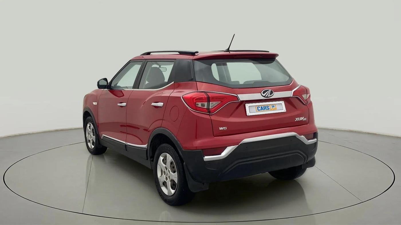 2020 Mahindra XUV300 W6 1.2 PETROL, Petrol, Manual, 82,299 km, Left Back Diagonal