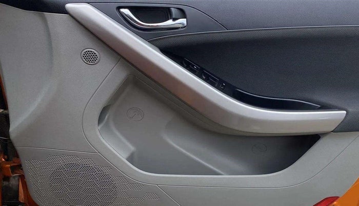 2019 Tata NEXON XZ PLUS PETROL DUAL TONE, Petrol, Manual, 24,701 km, Driver Side Door Panels Control