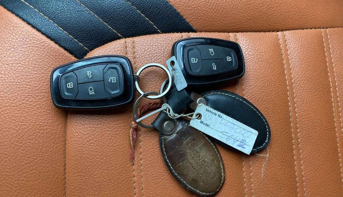 2019 Tata NEXON XZ PLUS PETROL DUAL TONE, Petrol, Manual, 24,701 km, Key Close Up