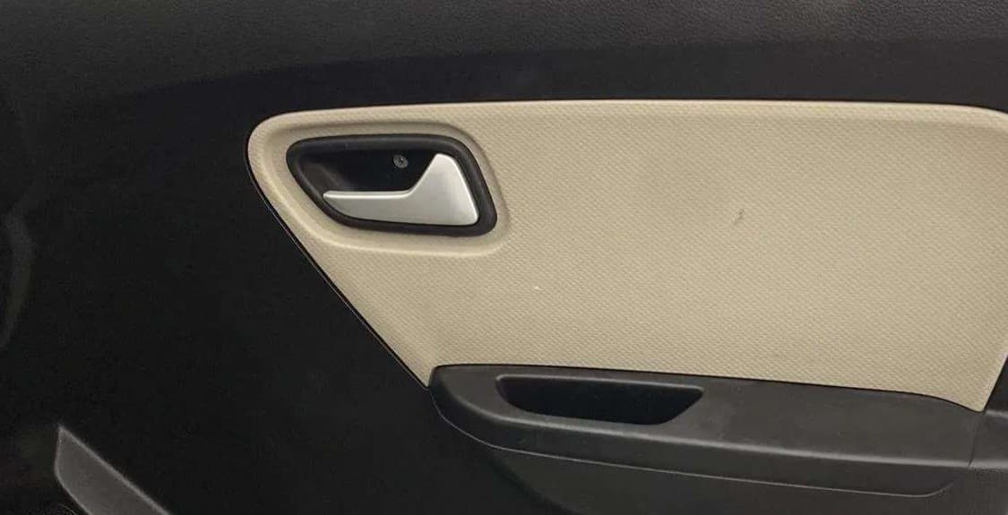2021 Maruti Alto LXI, Petrol, Manual, 10,819 km, Driver Side Door Panels Control