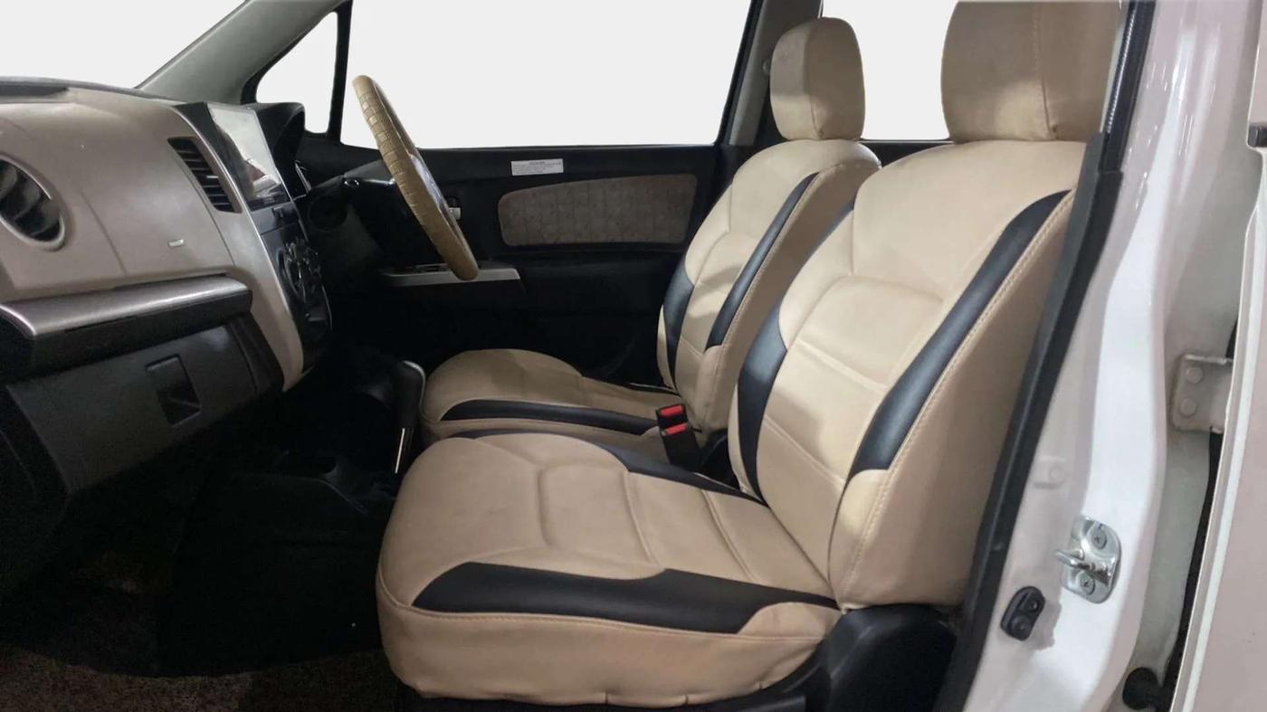2016 Maruti Wagon R 1.0 VXI AMT, Petrol, Automatic, 38,516 km, Right Side Front Door Cabin