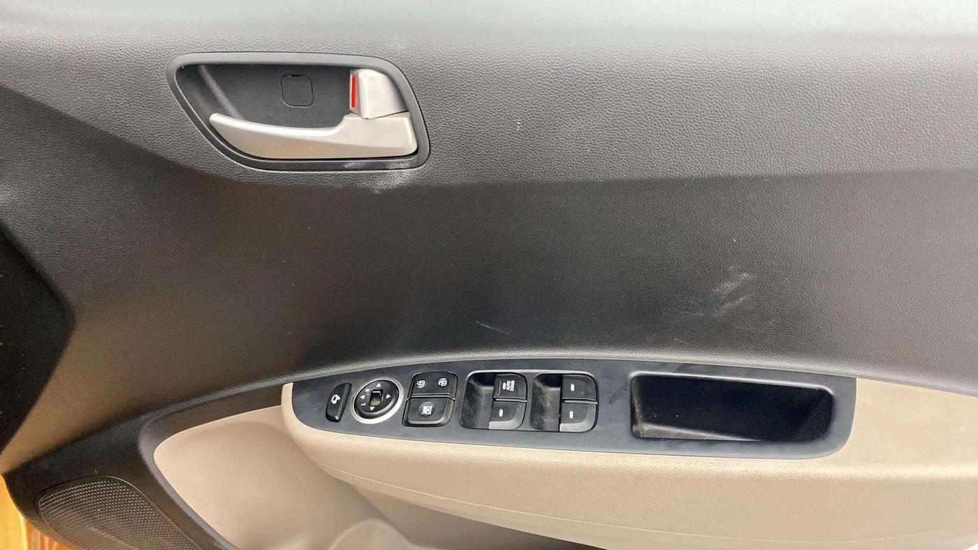 2014 Hyundai Grand i10 ASTA AT 1.2 KAPPA VTVT, Petrol, Automatic, 29,783 km, Driver Side Door Panels Control