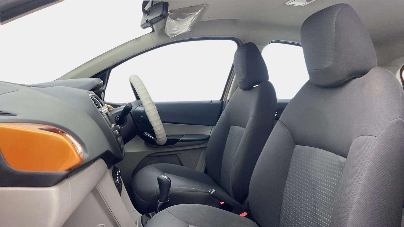 2016 Tata Tiago XZ PETROL, Petrol, Manual, 47,962 km, Right Side Front Door Cabin