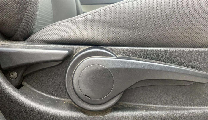 2016 Tata Tiago XZ PETROL, Petrol, Manual, 47,962 km, Driver Side Adjustment Panel