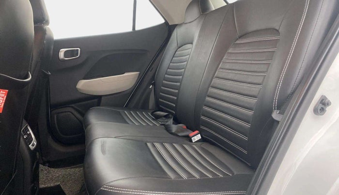 2022 Hyundai VENUE S 1.2, Petrol, Manual, 16,449 km, Right Side Rear Door Cabin