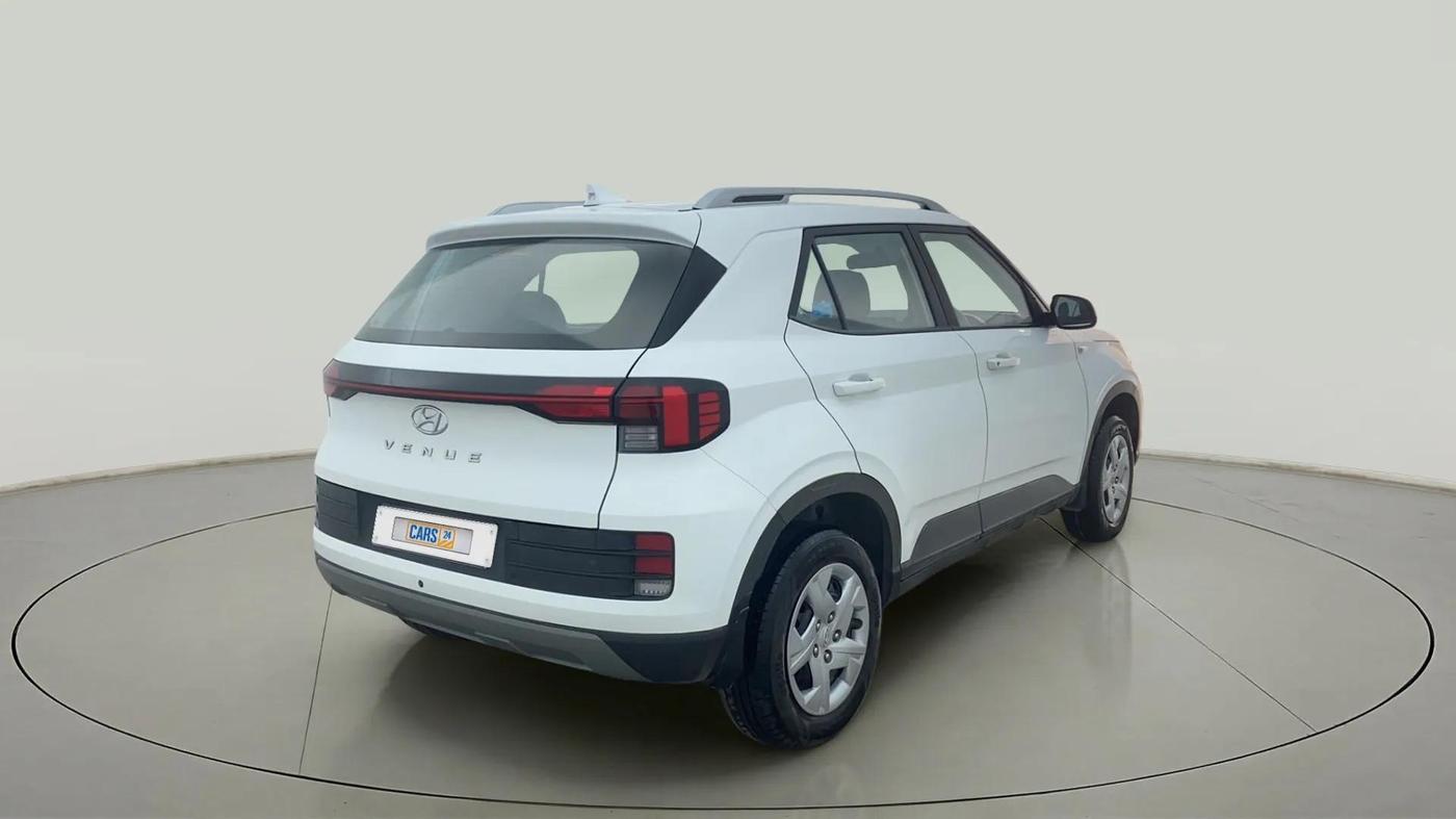 2022 Hyundai VENUE S 1.2, Petrol, Manual, 16,449 km, Right Back Diagonal