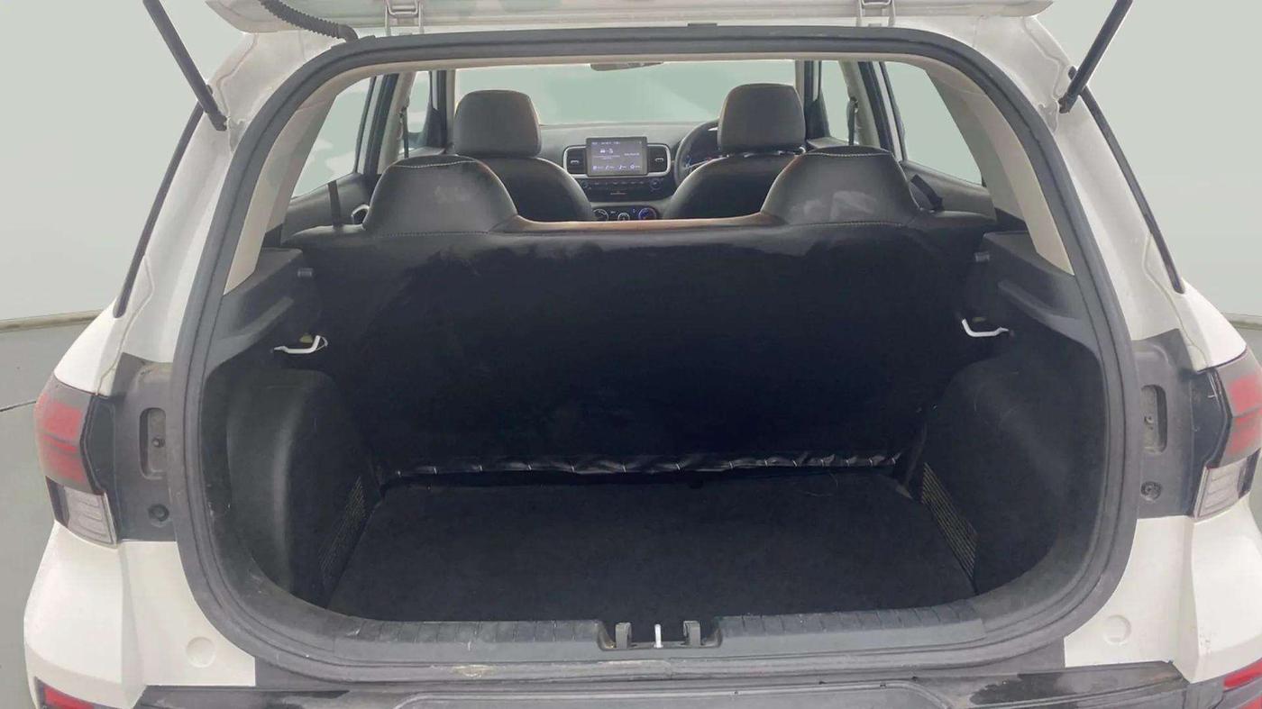 2022 Hyundai VENUE S 1.2, Petrol, Manual, 16,449 km, Boot Door Open
