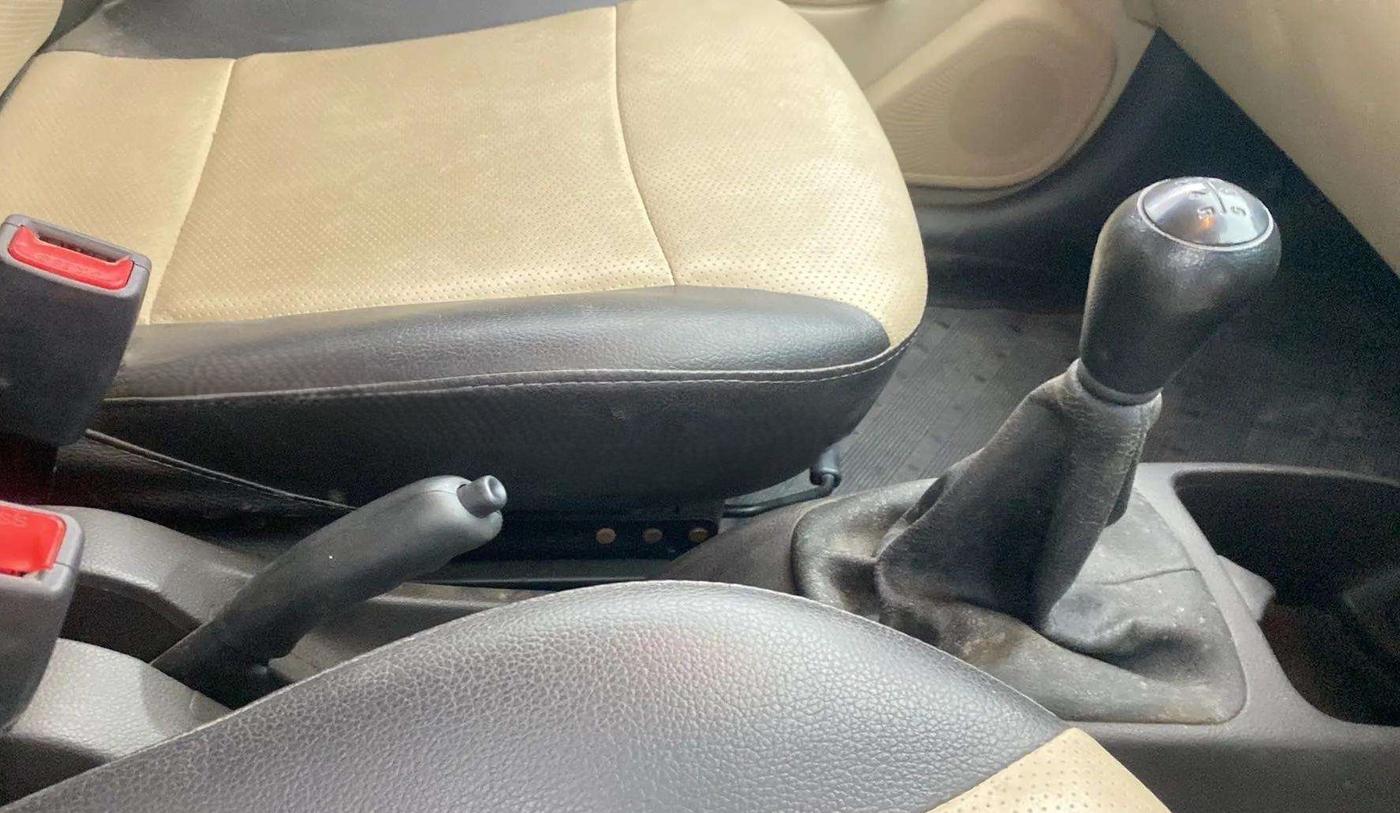 2014 Hyundai Eon D-LITE+, Petrol, Manual, 8,254 km, Gear Lever