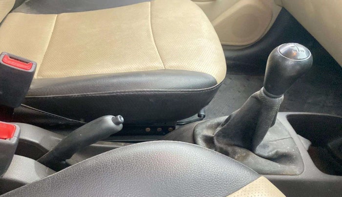 2014 Hyundai Eon D-LITE+, Petrol, Manual, 8,254 km, Gear Lever