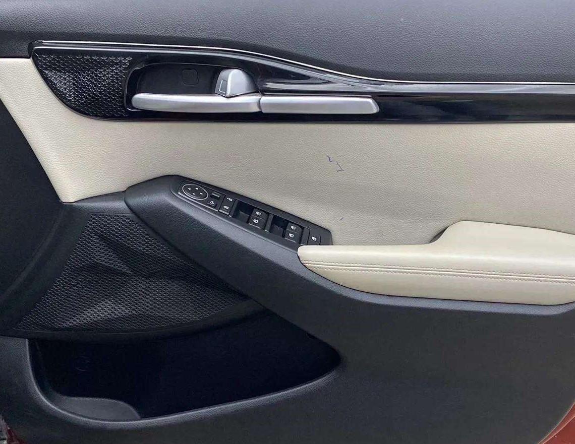 2020 KIA SELTOS HTX 1.5 PETROL, Petrol, Manual, 32,237 km, Driver Side Door Panels Control