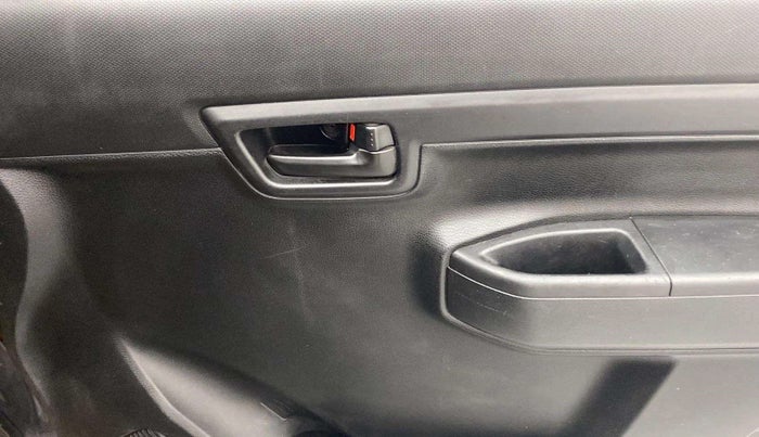 2020 Maruti S PRESSO VXI PLUS AMT, Petrol, Automatic, 37,486 km, Driver Side Door Panels Control