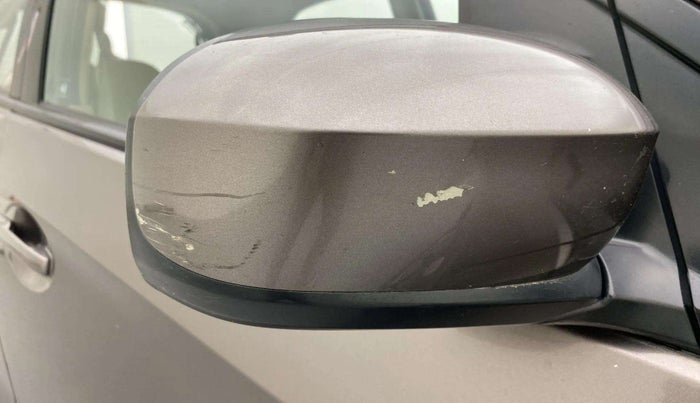 2013 Honda Brio S MT, Petrol, Manual, 1,09,084 km, Right rear-view mirror - Minor scratches
